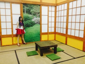 Sailor Mars stands in a tatami room